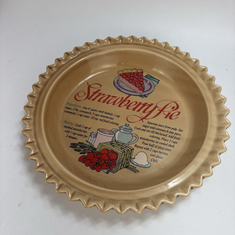 Vintage Strawberry Pie Dish UNIVERSAL TRUMPS CORP. Made In Taiwan